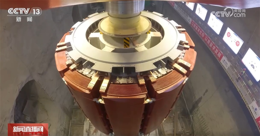 “五一”假期多地重大工程项目建设“不打烊” 劳动者们用奉献书写担当 “五一”假期多地重大工程项目建设“不打烊” 劳动者们用奉献书写担当