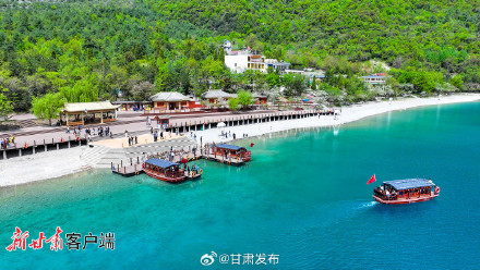 “五一”假期 文县天池迎客来