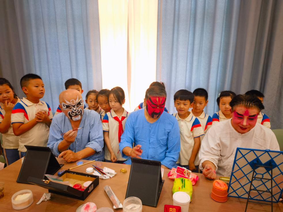 一悲一喜一抖袖，一唱一念一声吼——山西老戏唱出“新声”