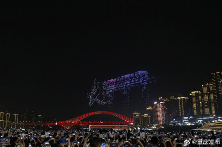 “没看够？”重庆无人机灯光秀五一焕新出圈，精彩回顾→