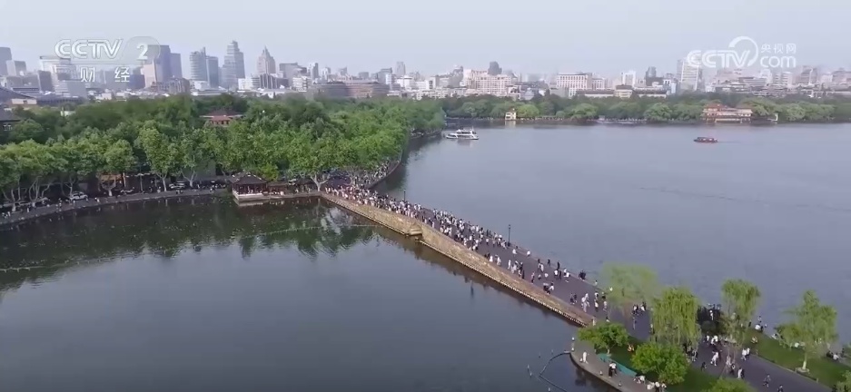 打卡专属路线、沉浸式旅拍……文旅消费频“上新” 激活假日经济新引擎