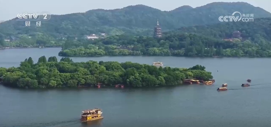 打卡专属路线、沉浸式旅拍……文旅消费频“上新” 激活假日经济新引擎