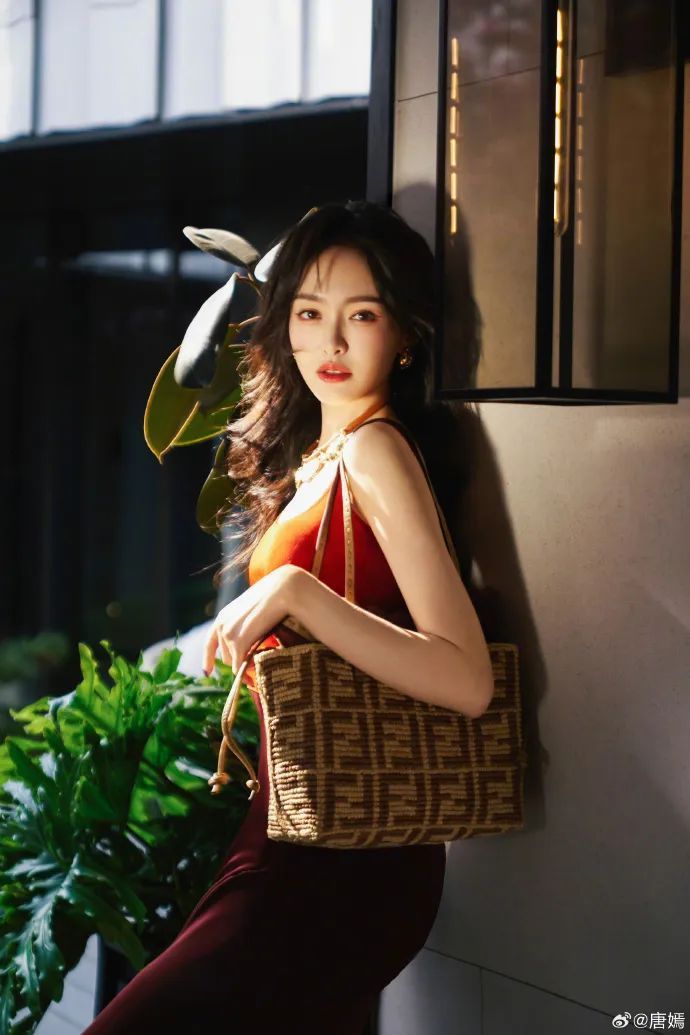 唐嫣工作室宣布重组，本人借《繁花》台词发声
