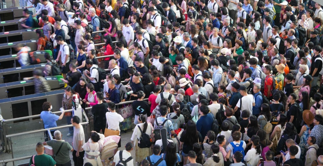 小长假第2天！“人从众”中的你，急需这8个安全提示