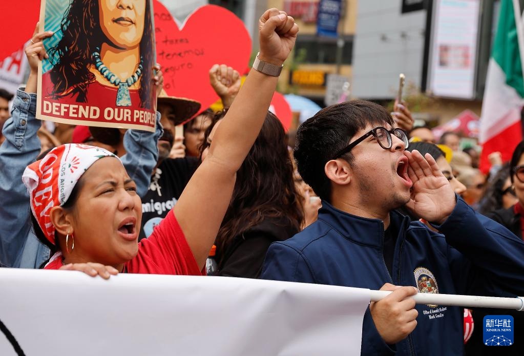 美国多地举行“五一”劳动节示威活动