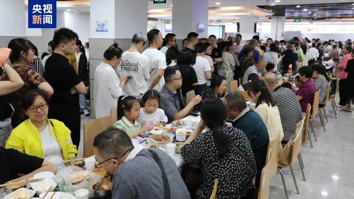 “宠客”模式开启!“五一”假期旅游第一餐,可以直奔政府食堂 “宠客”模式开启!“五一”假期旅游第一餐,可以直奔政府食堂