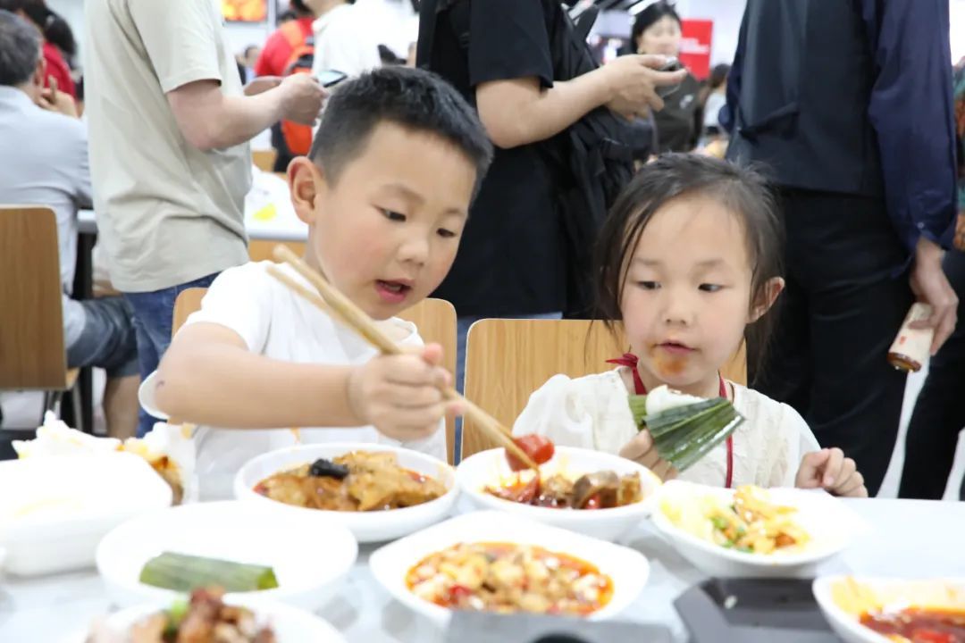 这家政府机关食堂五一对外开放,首餐就有3000+游客打卡点赞 这家政府机关食堂五一对外开放,首餐就有3000+游客打卡点赞