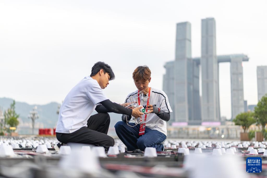 新职业故事丨无人机飞行工程师陆子祥：愿夜空“繁星”更璀璨