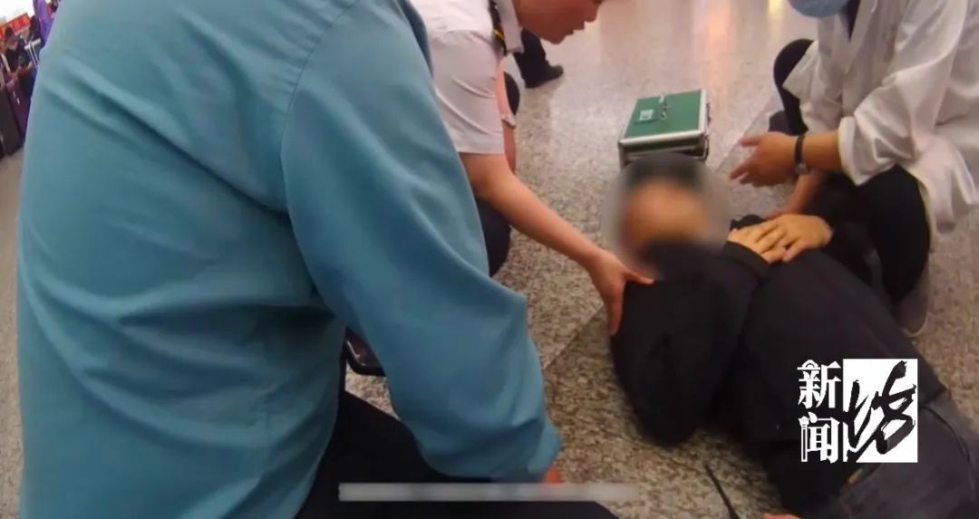 虹桥火车站紧急一幕!他们迅速出手,疏散人群…提醒 虹桥火车站紧急一幕!他们迅速出手,疏散人群…提醒