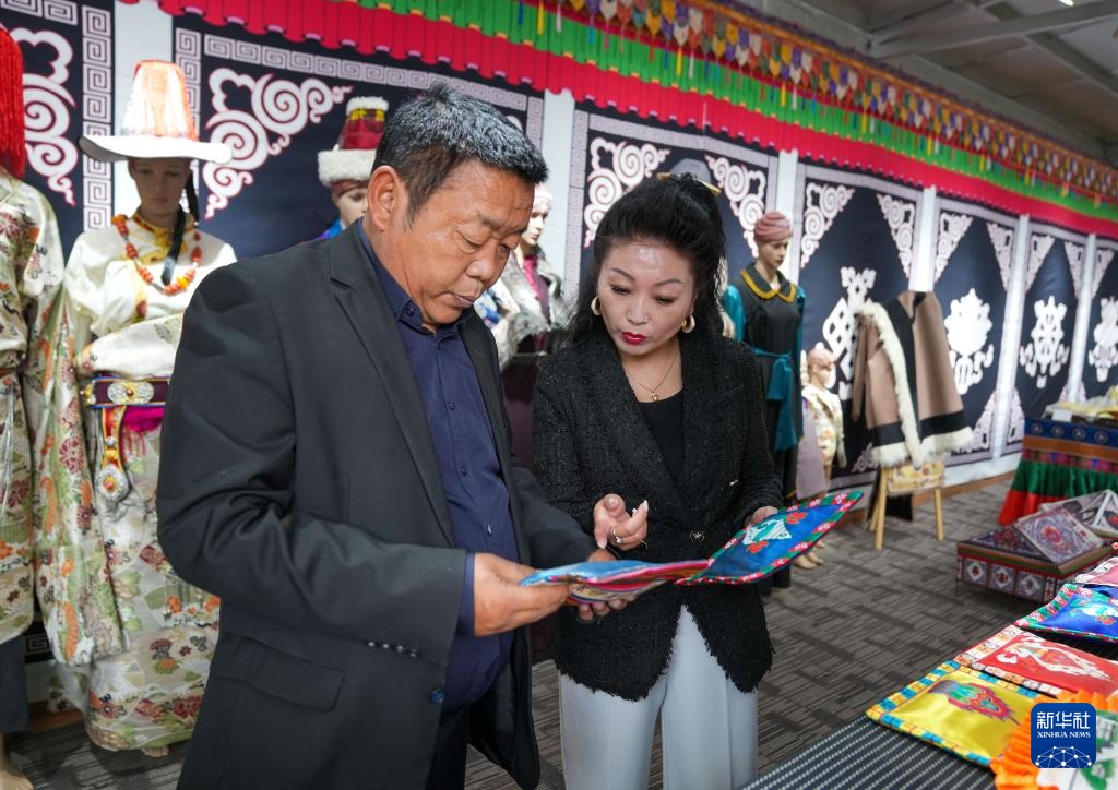 劳动者之歌|边巴卓噶:为3.6万学员托起就业创业梦 劳动者之歌|边巴卓噶:为3.6万学员托起就业创业梦