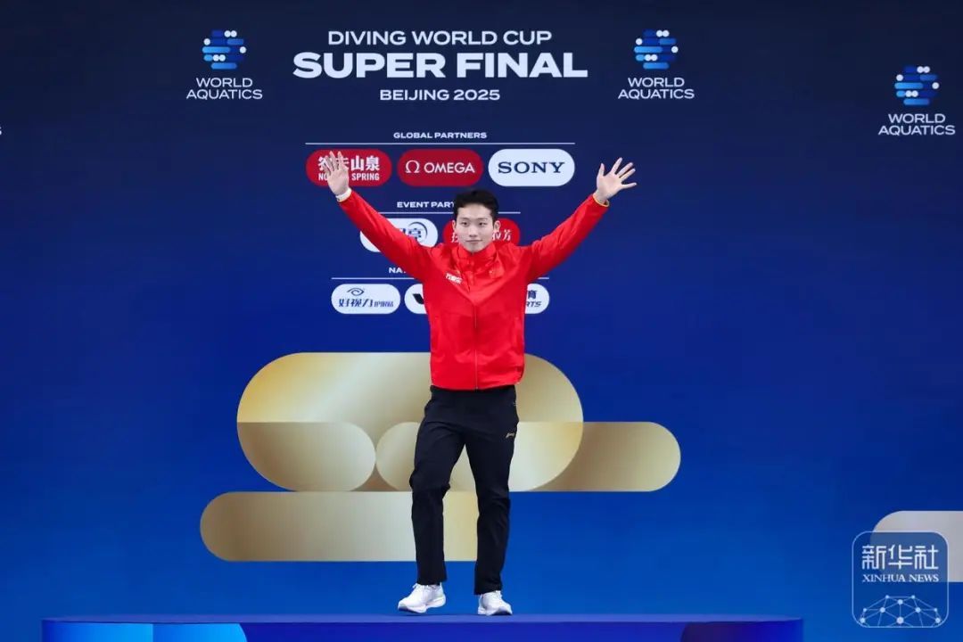 湖北运动员王宗源、郑九源包揽男子3米板冠亚军