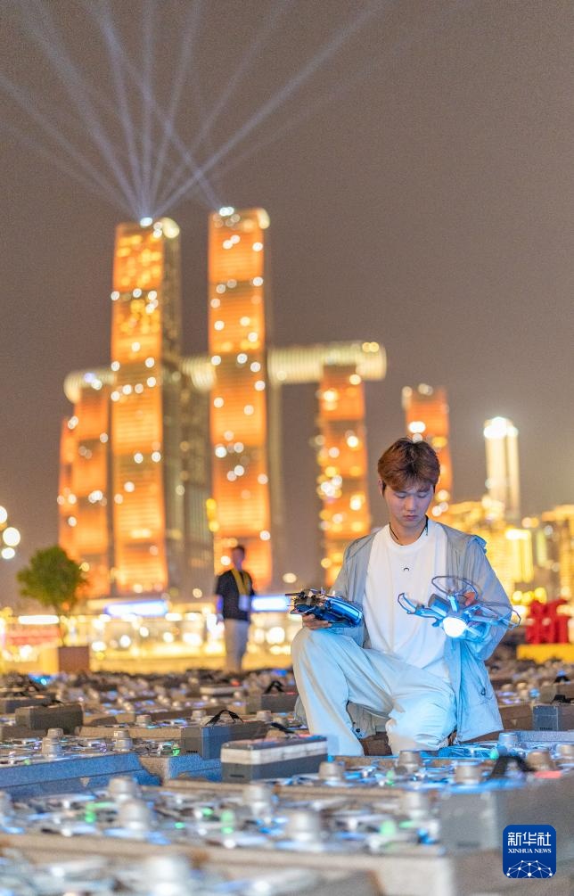 新职业故事丨无人机飞行工程师陆子祥：愿夜空“繁星”更璀璨