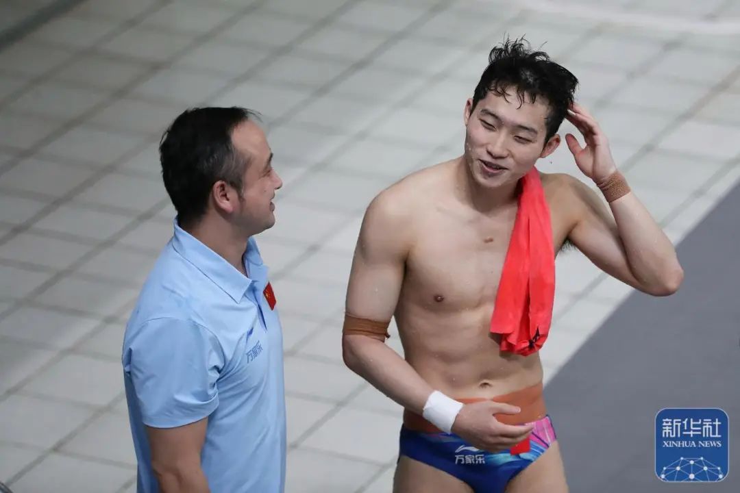 湖北运动员王宗源、郑九源包揽男子3米板冠亚军