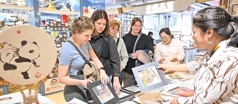 火热“中国游”呈现新趋势 时尚与传统交相辉映成磁吸外国游客密码 火热“中国游”呈现新趋势 时尚与传统交相辉映成磁吸外国游客密码