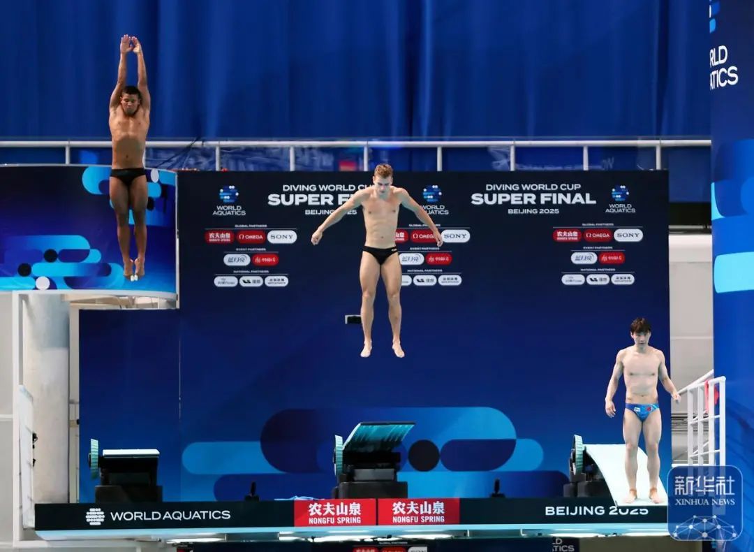 湖北运动员王宗源、郑九源包揽男子3米板冠亚军