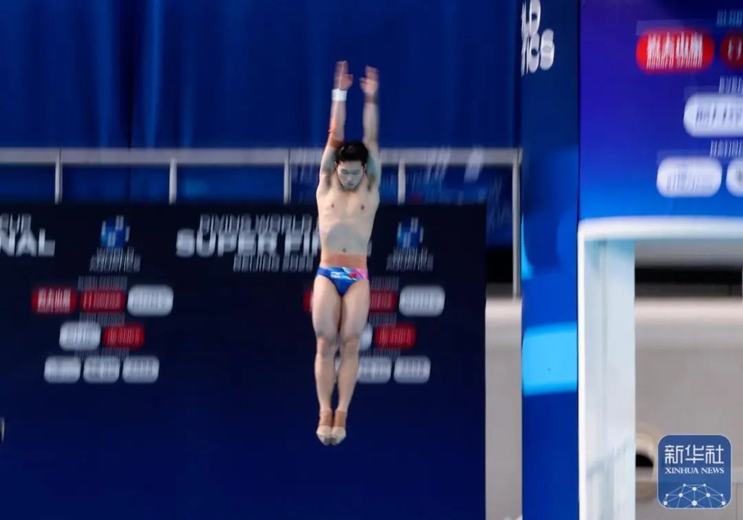 湖北运动员王宗源、郑九源包揽男子3米板冠亚军