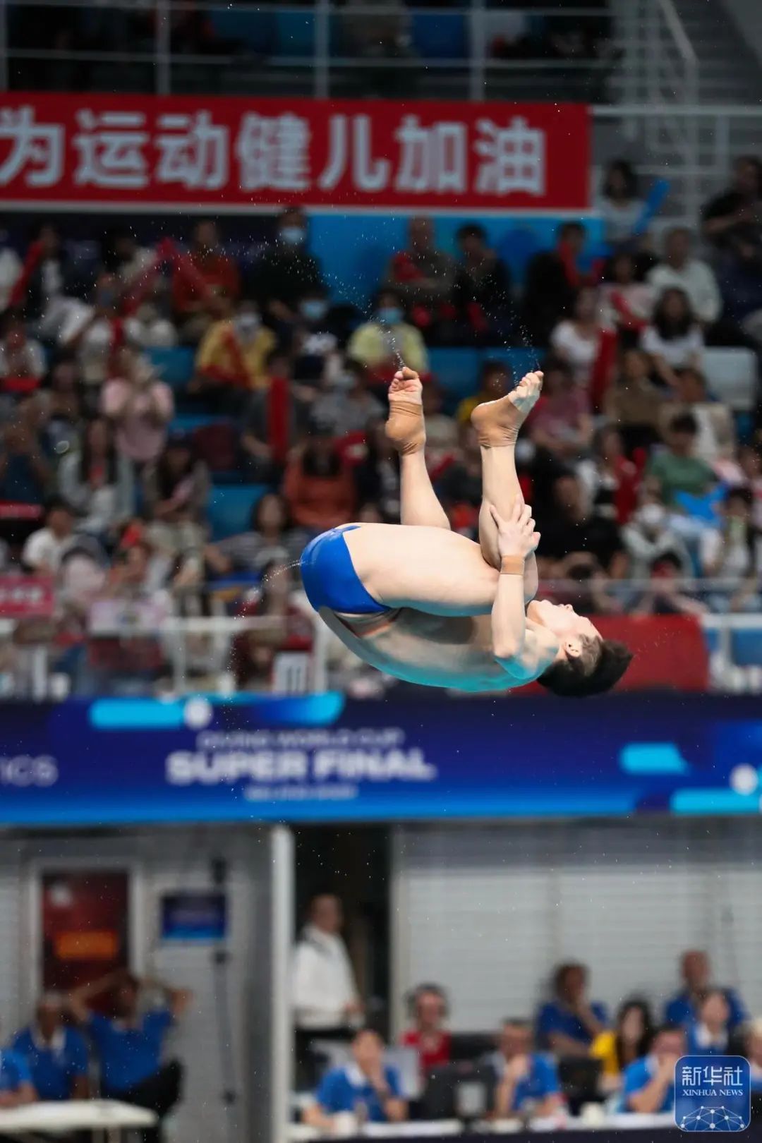 湖北运动员王宗源、郑九源包揽男子3米板冠亚军