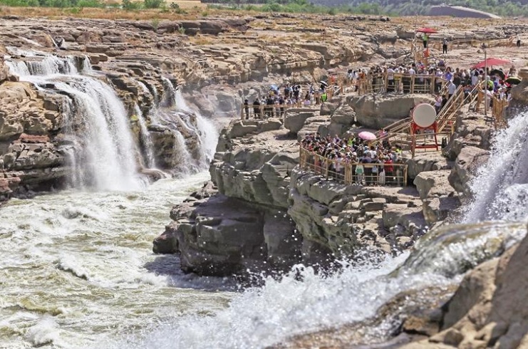 陕西：假期文旅热 消费活力足