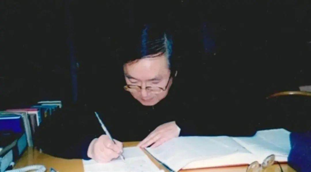 痛悼!他于5月1日晚上8时逝世 痛悼!他于5月1日晚上8时逝世