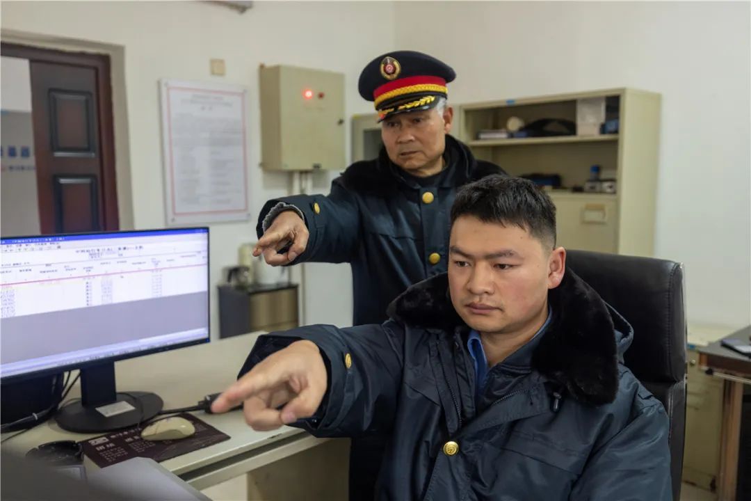 只有5个人的乡间小站,守护安全与温情 只有5个人的乡间小站,守护安全与温情