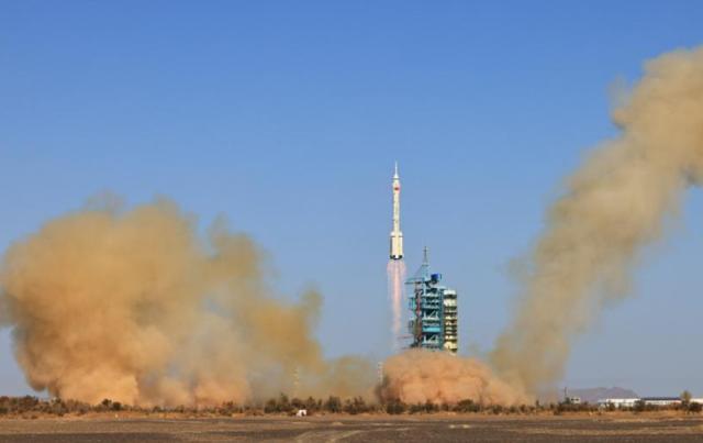 揭秘！神舟十九号为何推迟一天返回？