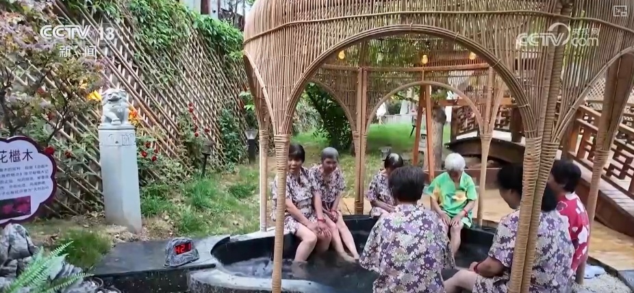 “车票+景区+酒店”织就辐射网 银发列车构建移动文化消费体验空间