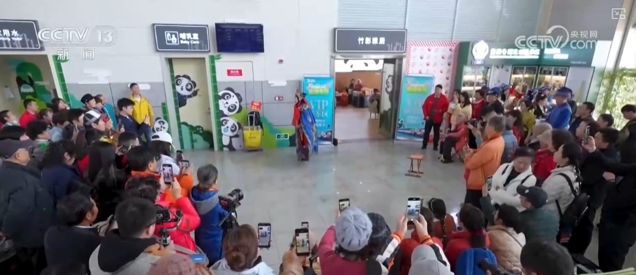 “车票+景区+酒店”织就辐射网 银发列车构建移动文化消费体验空间