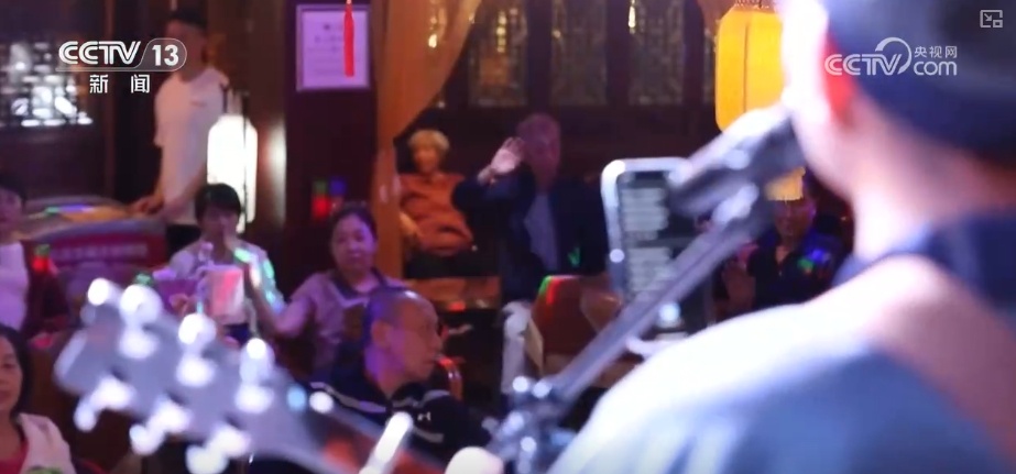 “车票+景区+酒店”织就辐射网 银发列车构建移动文化消费体验空间