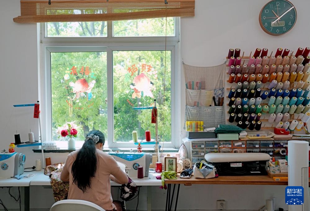 乡村里的旗袍工作室:一针一线“缝”梦想 乡村里的旗袍工作室:一针一线“缝”梦想