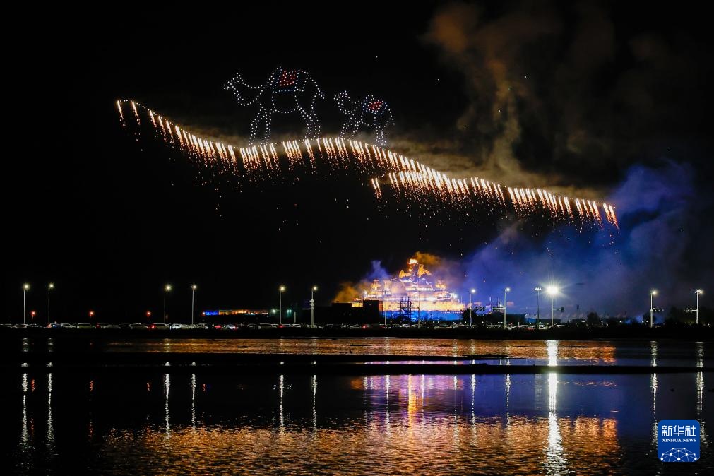 焰火秀绽放津城夜