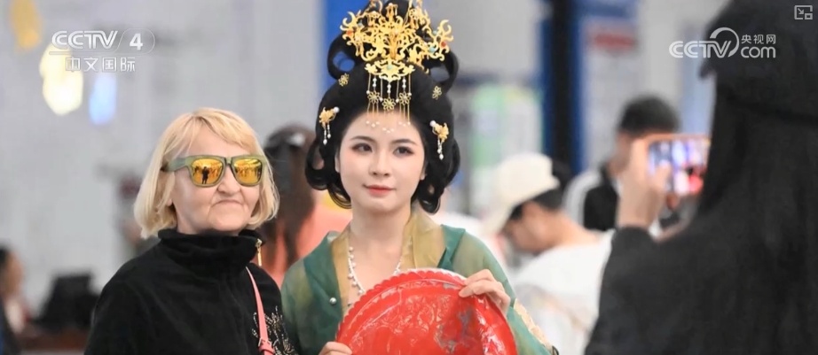 火热“中国游”呈现新趋势 时尚与传统交相辉映成磁吸外国游客密码 火热“中国游”呈现新趋势 时尚与传统交相辉映成磁吸外国游客密码