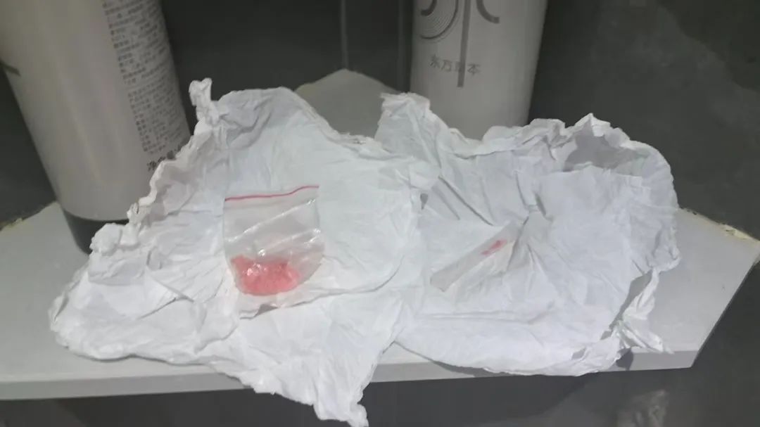 深夜突袭！8人“嗨”到一半被“团灭”