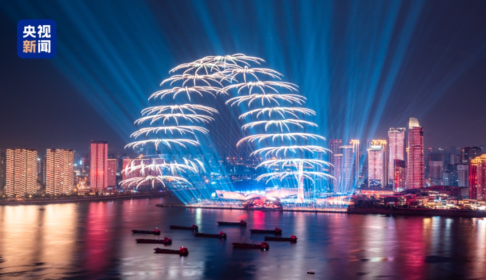 “烟花+无人机”强势破圈!这个假期,一起去浏阳,看!烟!花! “烟花+无人机”强势破圈!这个假期,一起去浏阳,看!烟!花!