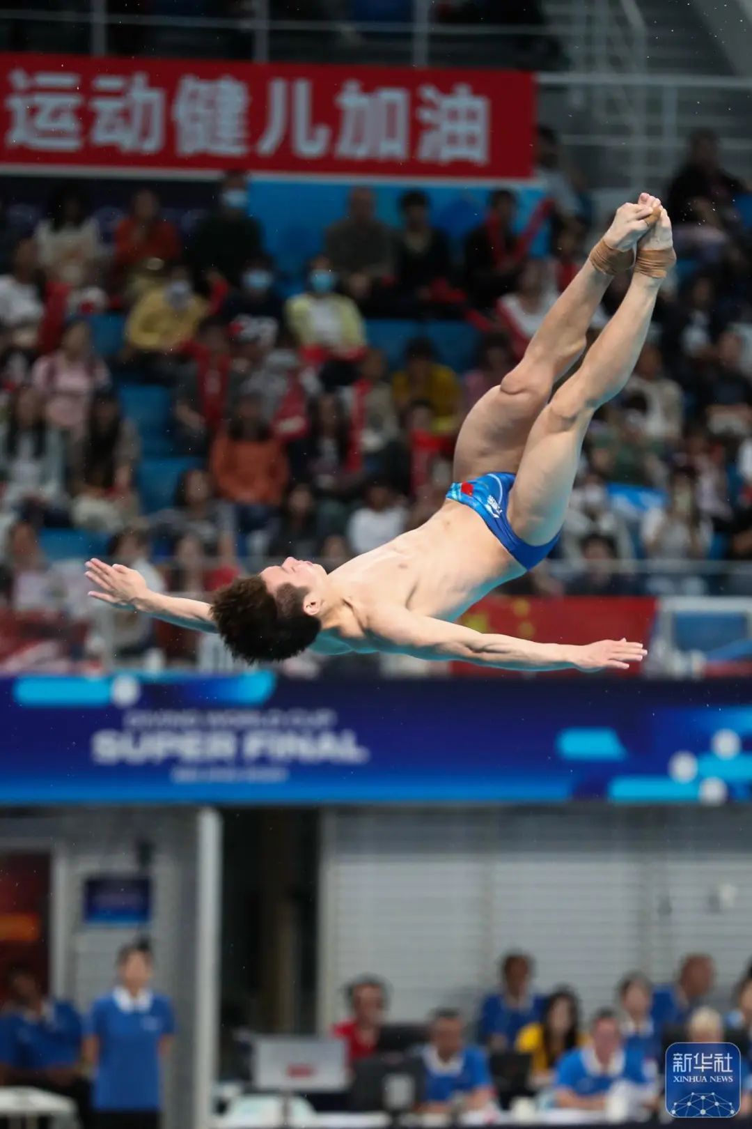 湖北运动员王宗源、郑九源包揽男子3米板冠亚军