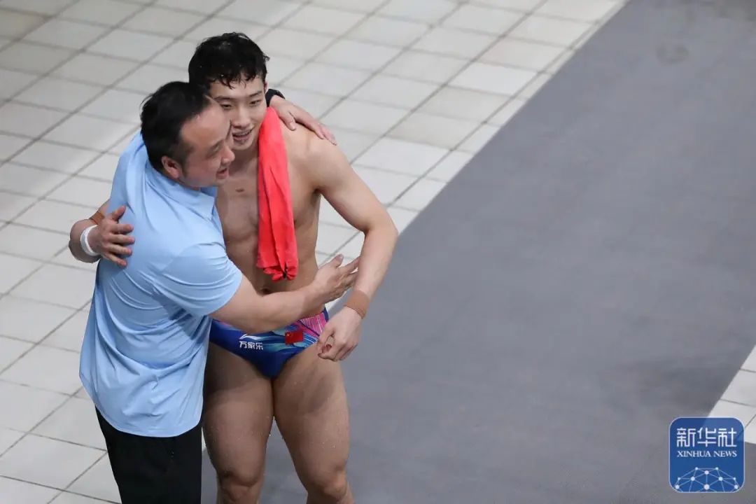 湖北运动员王宗源、郑九源包揽男子3米板冠亚军