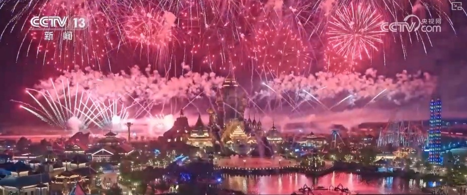 “工业+”“电影+”“夜游+”……玩出消费新花样 点亮假日经济新活力 “工业+”“电影+”“夜游+”……玩出消费新花样 点亮假日经济新活力