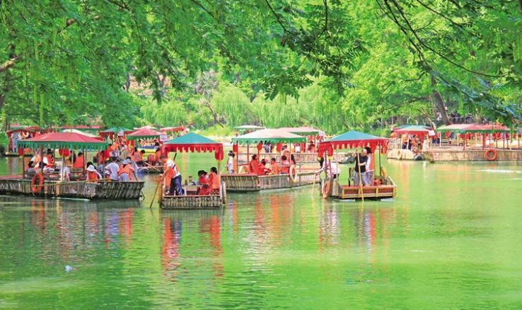 陕西：假期文旅热 消费活力足