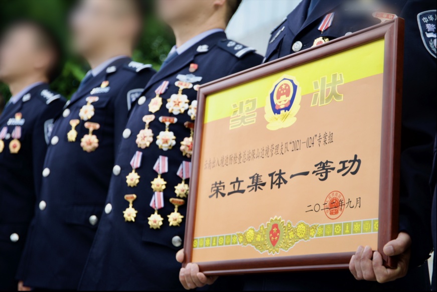 戍边功臣对话18岁的自己：“我知道你不会害怕，我也不会害怕！”