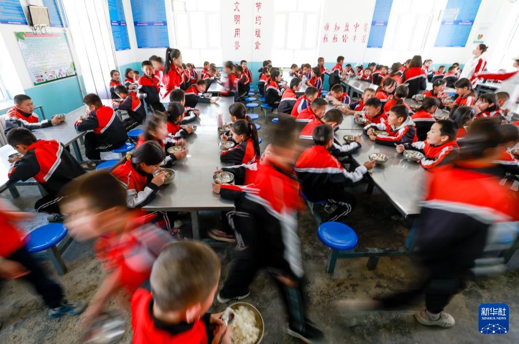 图片故事丨帕米尔高原上的蒲公英老师