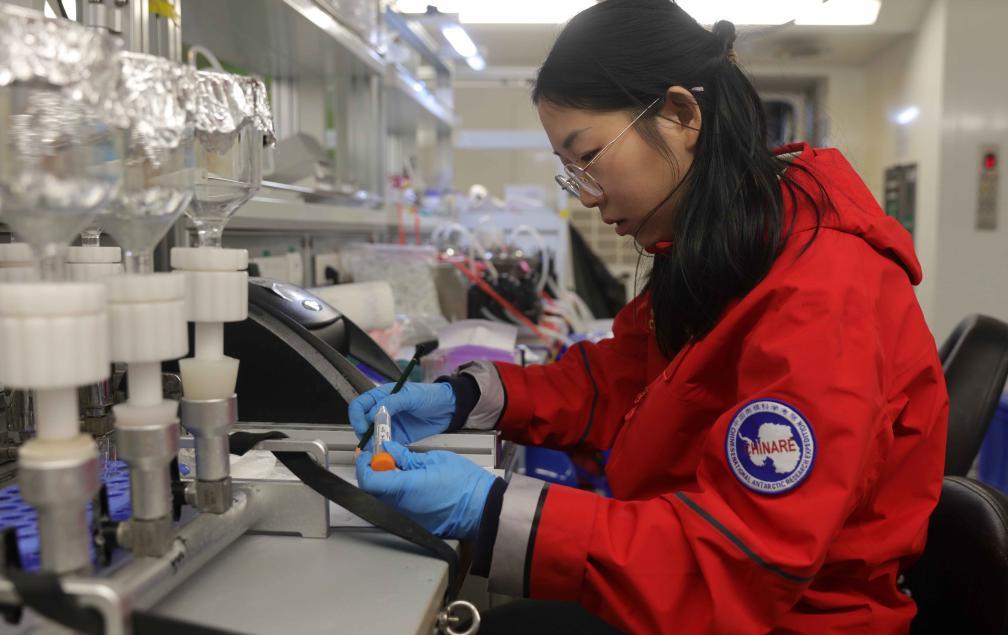 探索极地的青年们