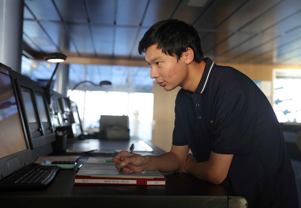 探索极地的青年们