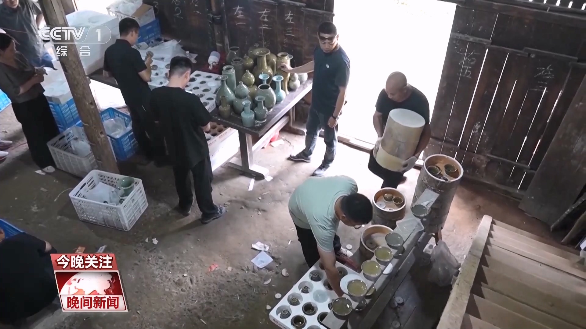 千年经典向新行|龙泉青瓷:釉色万千 古韵新篇 千年经典向新行|龙泉青瓷:釉色万千 古韵新篇