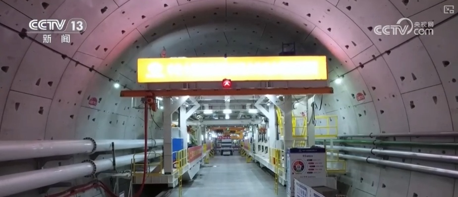 “五一”假期 劳动者们用实际行动谱写新时代劳动赞歌 “五一”假期 劳动者们用实际行动谱写新时代劳动赞歌