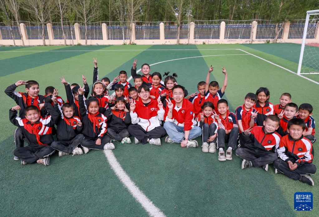 图片故事丨帕米尔高原上的蒲公英老师