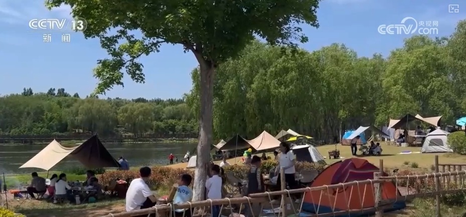 多样文旅体验点亮“五一”假期 “文旅商体展”跨界联动引爆消费新热点