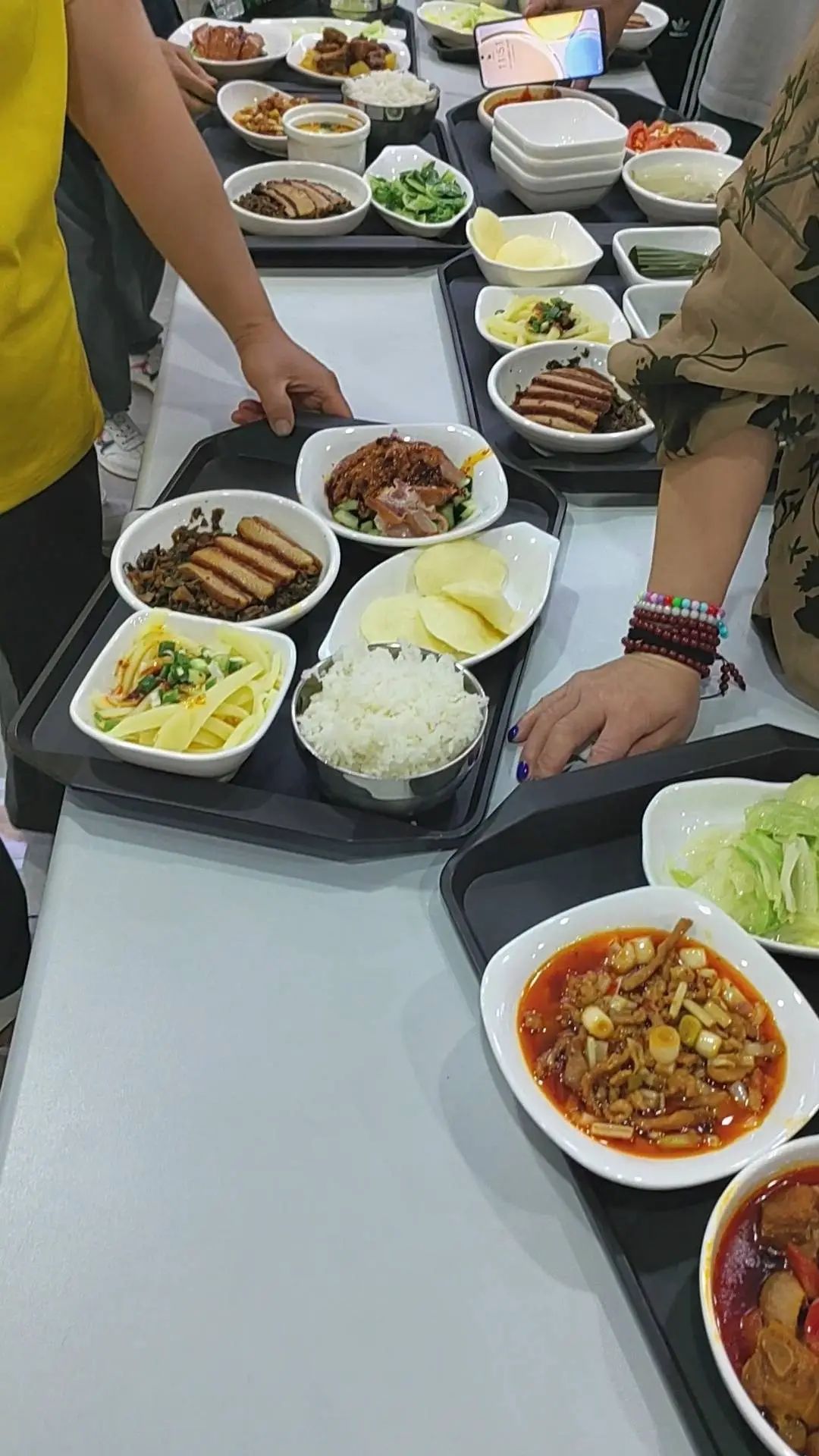 “卤鹅哥”再“出鹅”!这座西部小城五一假期爆火 “卤鹅哥”再“出鹅”!这座西部小城五一假期爆火