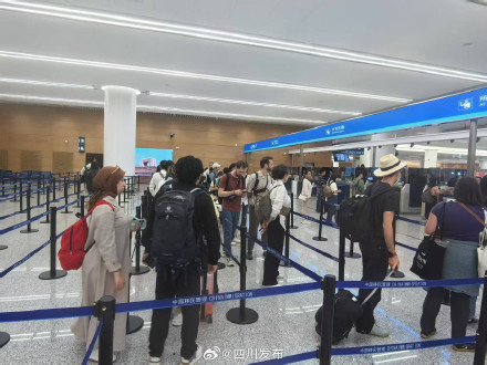 成都航空口岸今年出入境人员突破200万人次