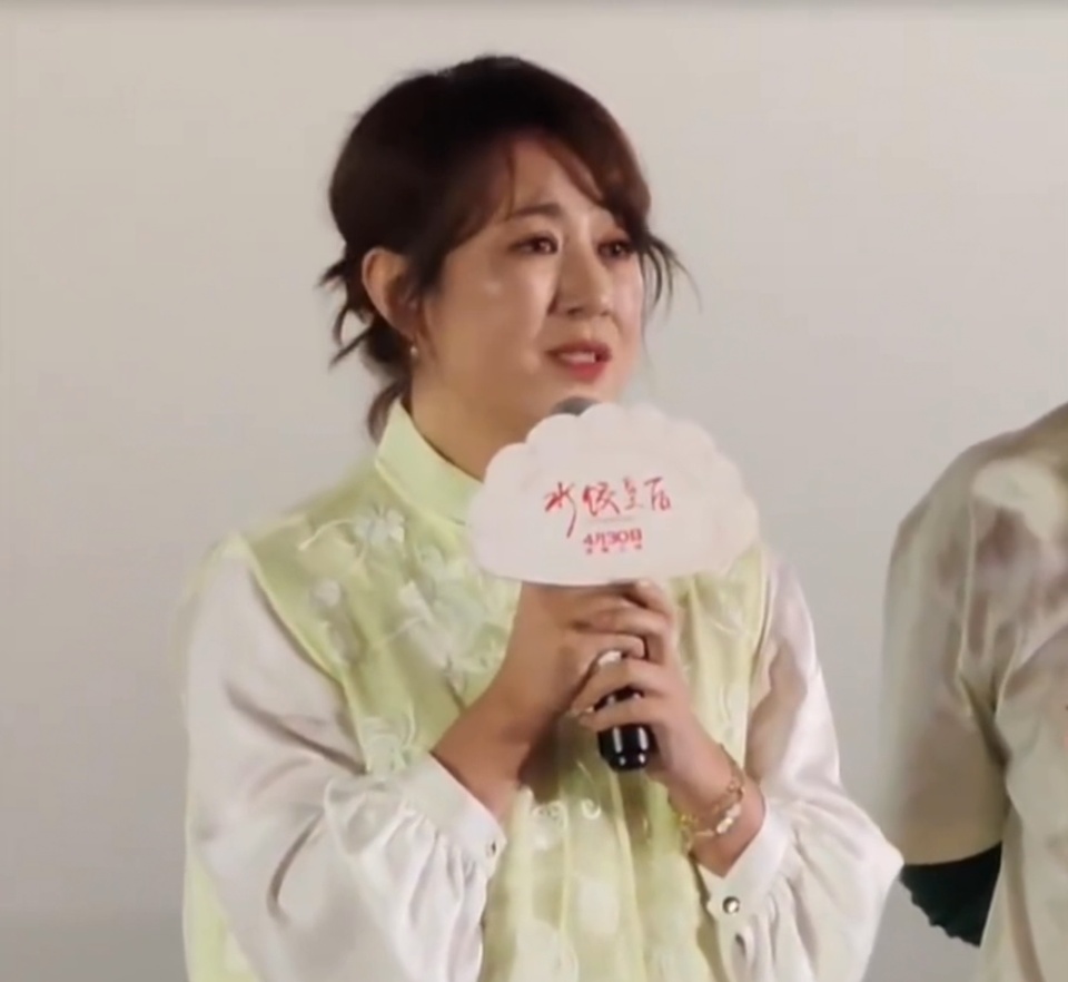 演员马丽崩溃哭诉:如果再伤害我和沈腾的家人,最坏的影响是我与他不再合作 演员马丽崩溃哭诉:如果再伤害我和沈腾的家人,最坏的影响是我与他不再合作