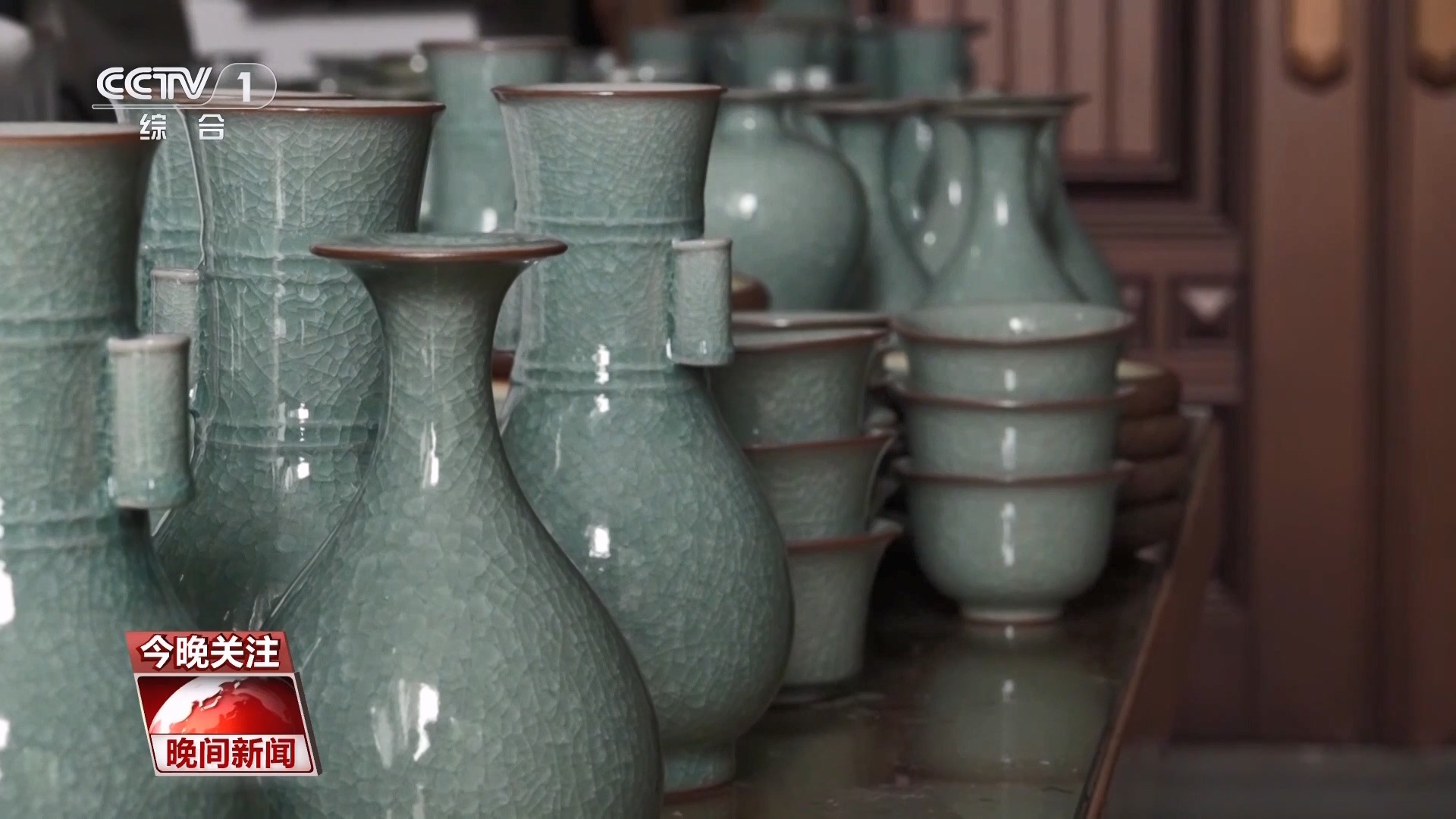 千年经典向新行|龙泉青瓷:釉色万千 古韵新篇 千年经典向新行|龙泉青瓷:釉色万千 古韵新篇