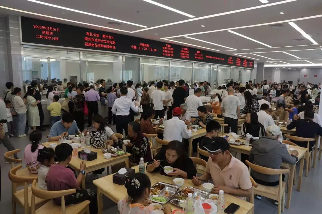 浙江一地“宠客”上热搜!每天超1500人用餐,还有免费车位… 浙江一地“宠客”上热搜!每天超1500人用餐,还有免费车位…